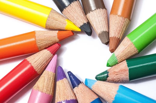 Coloured pencils in a circle